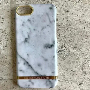 R&F iPhone 6/6s/7/8 case glossy white marb…